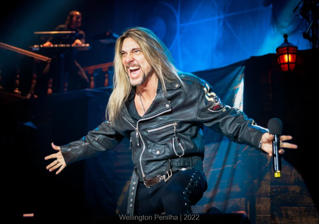 Edu Falaschi traz a Temple of Shadows in Concert Tour para a Ópera de Arame