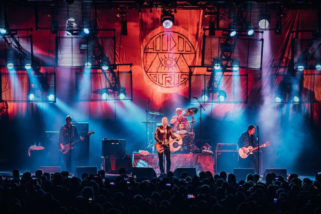 Ícones do rock australiano chegam a Curitiba para apresentação única na Live Curitiba