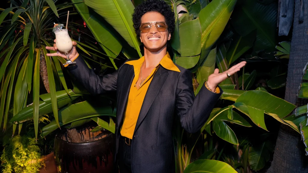 Bruno Mars retorna ao Brasil ainda em 2024