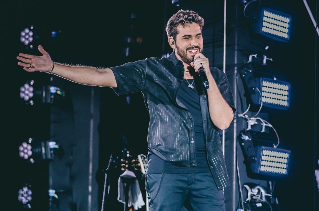 Gustavo Mioto anuncia seu primeiro show da história no Teatro Positivo