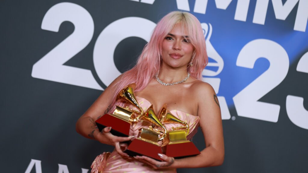 La bichota está chegando no brasil: separamos 10 fatos sobre Karol G