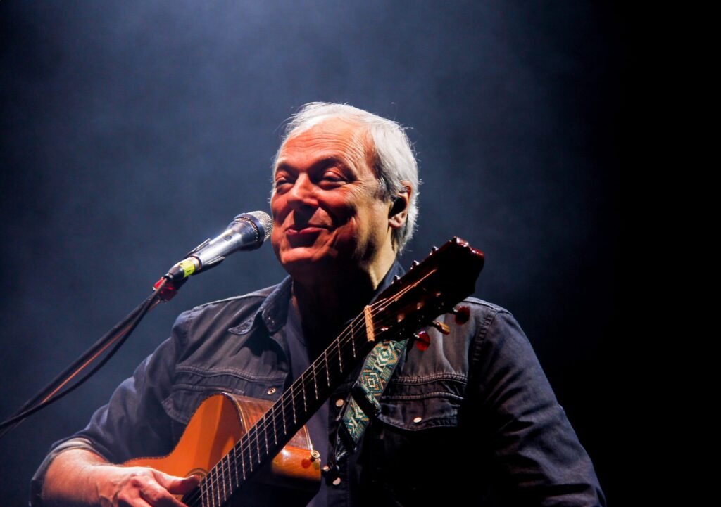Últimos ingressos para o show “Um encontro inesquecível” de Toquinho e Ivan Lins no Teatro Positivo