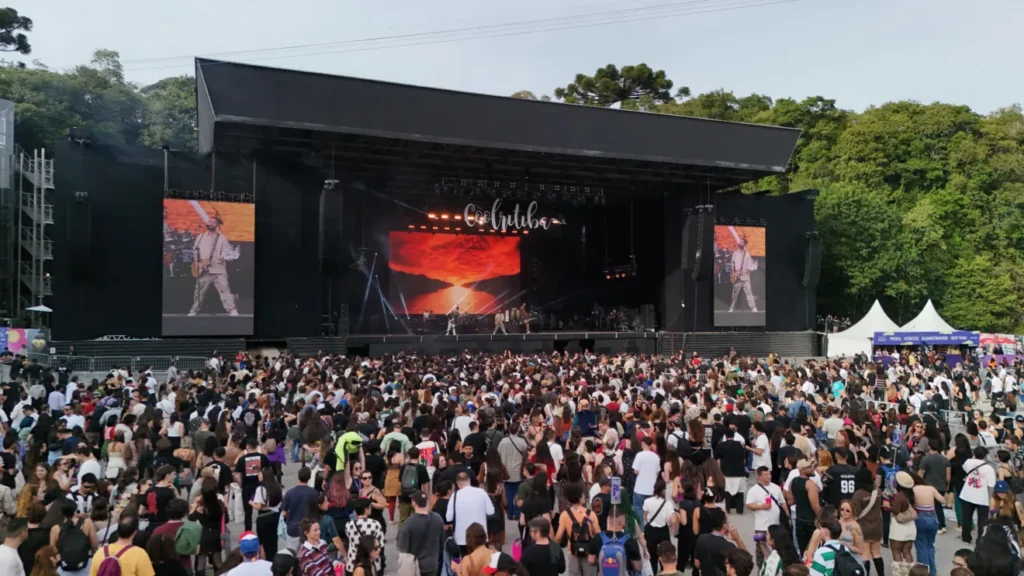Tá chegando! No próximo dia 23 o Festival Coolritiba reúne grandes nomes da música brasileira na capital paranaense