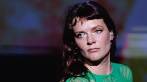 Cantora sueca revelou que chorou ao sair do palco e que o Brasil foi cenário do clipe do novo álbum, 'Estrus'