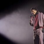 23 mil vozes, uma só música: Djavan transforma a Pedreira Paulo Leminski em experiência inesquecível