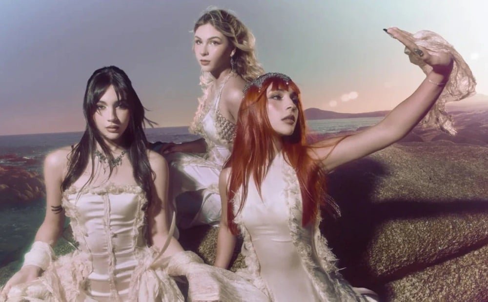 Trio mexicano revela detalhes do quinto disco de estúdio com novo single carregado de simbolismo ritualístico
